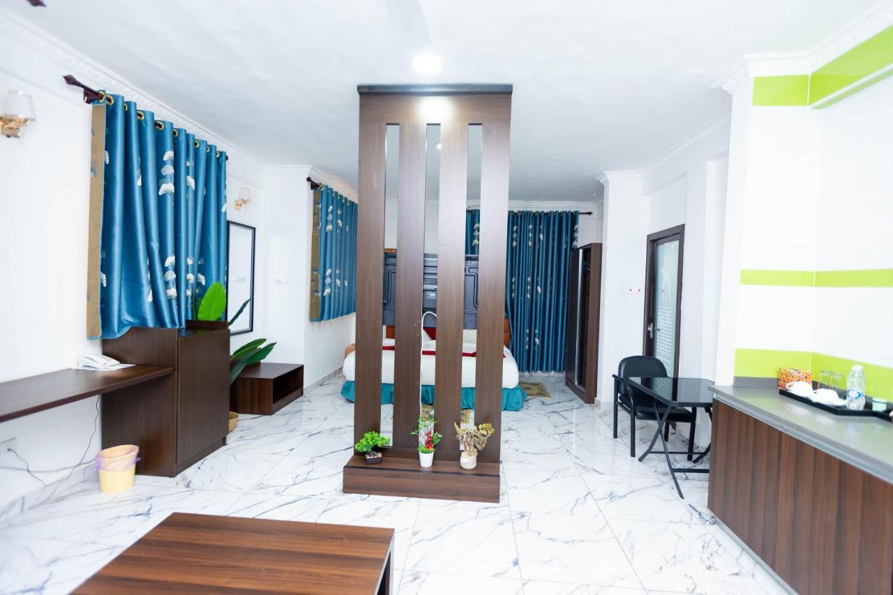 Sky Plus Hotel & Resort Ho 외부 사진